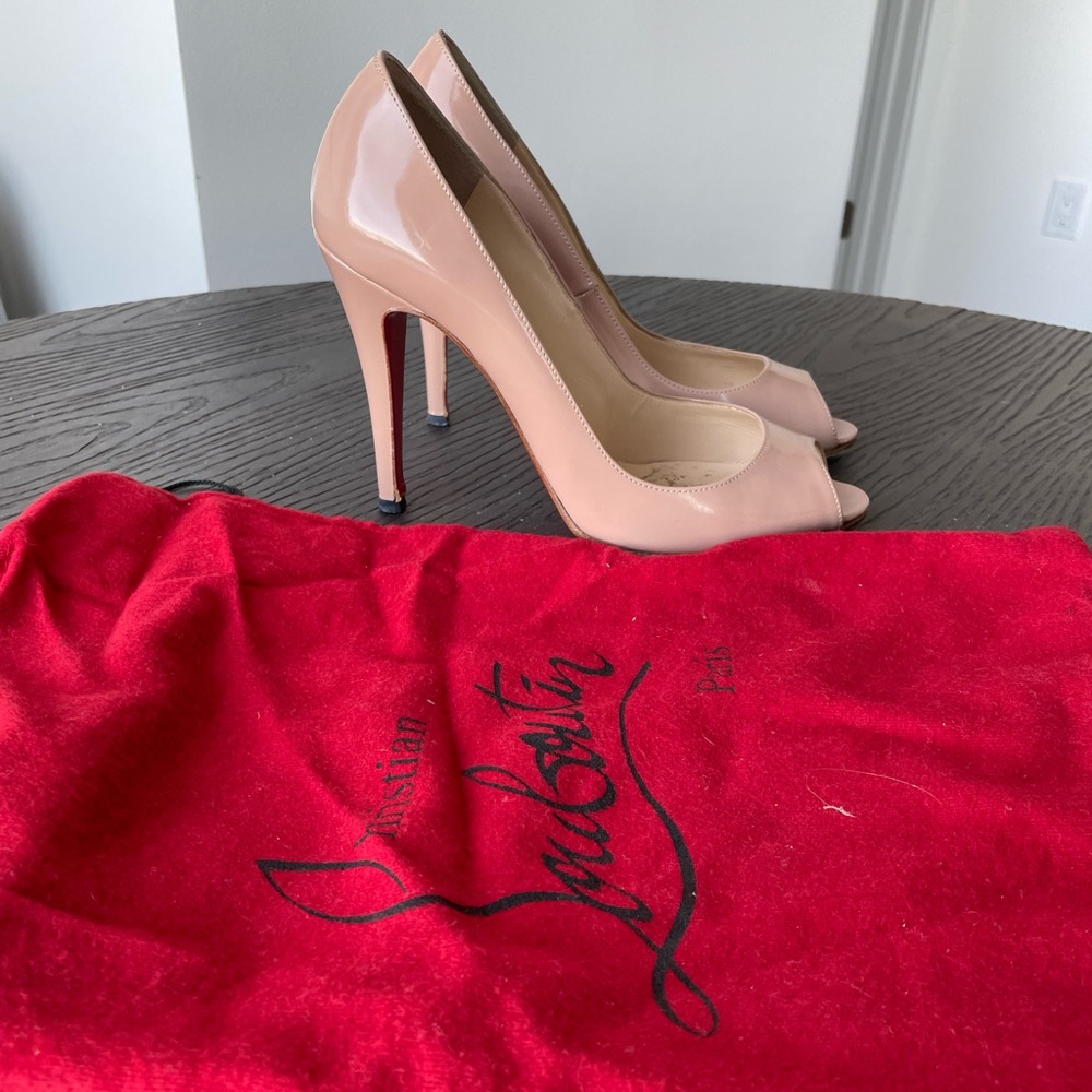 Nude Christian Louboutin Peep-Toe 4-inch heel